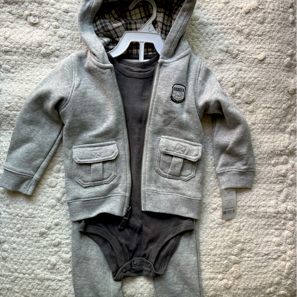 Carters 3 piece set NWT size 24 months